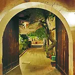 Karadut Cave גורמה