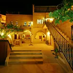 מלון Karadut Cave 3*